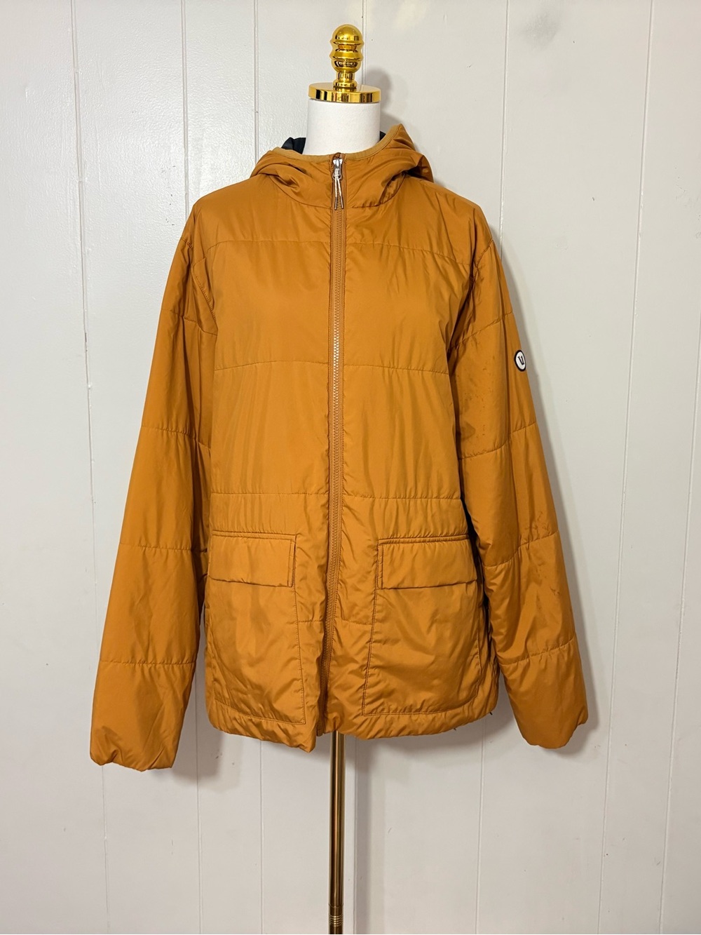 Vuori V528 Men’s Full Zip Hooded Insulated Jacket Mustard Yellow Size XL
